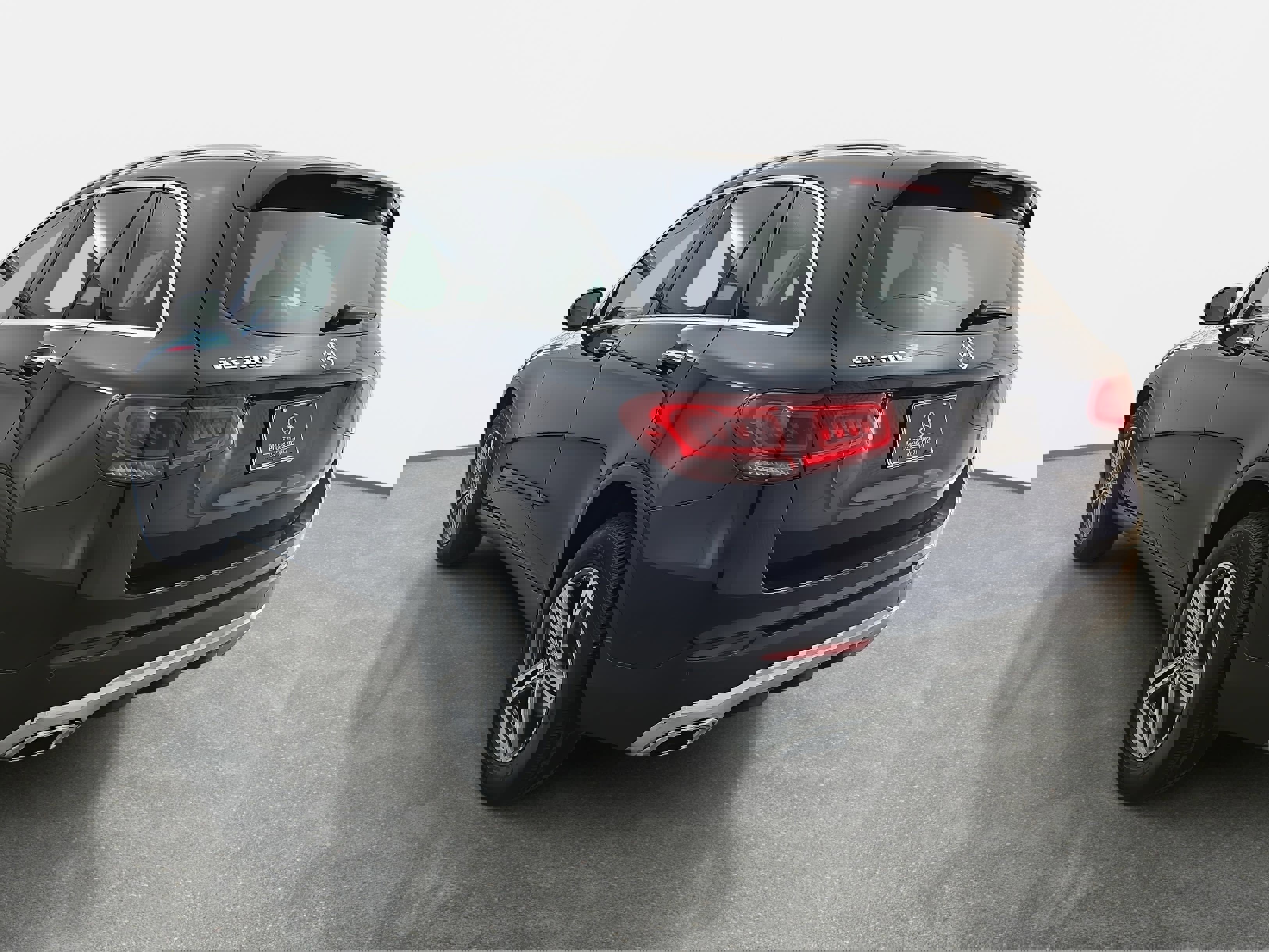 Certified 2021 Mercedes-Benz GLC 300 4MATIC w/ Premium Package image 7