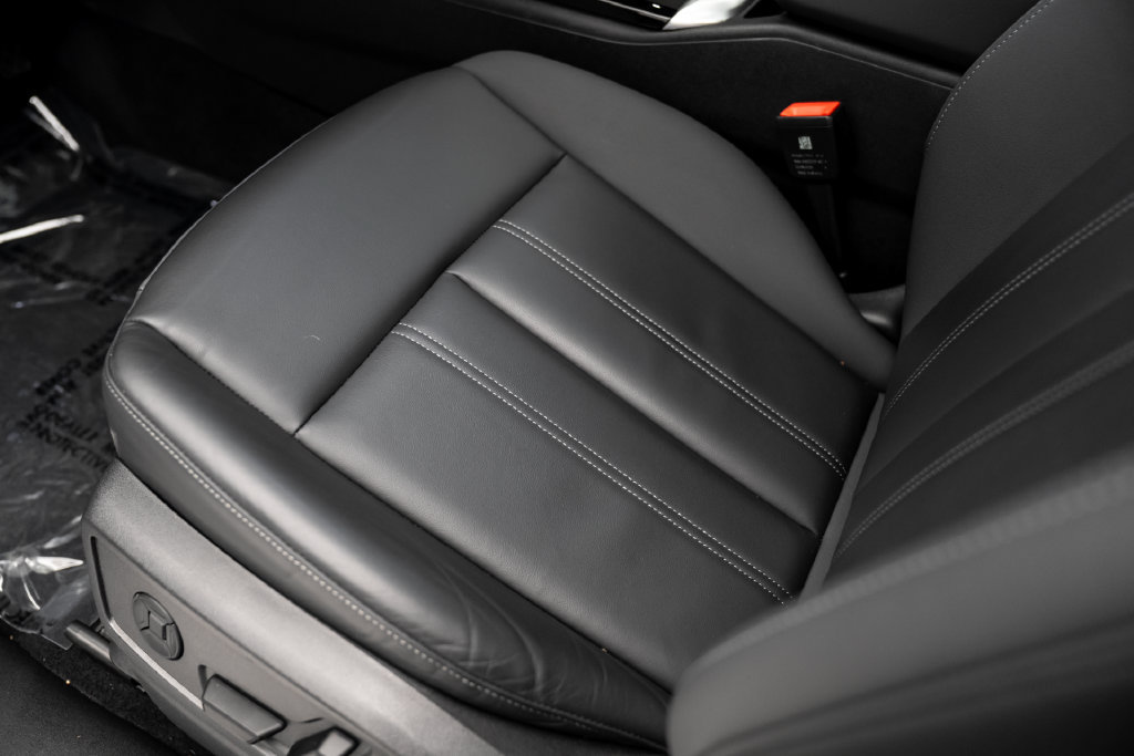 Certified 2025 Audi Q5 Premium w/ Convenience Package AWD/4WD image 6