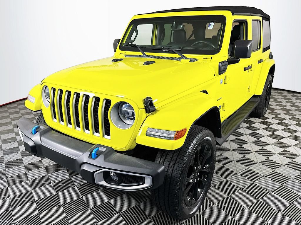 Used 2022 Jeep Wrangler Unlimited Sahara w/ Safety Group AWD/4WD image 3