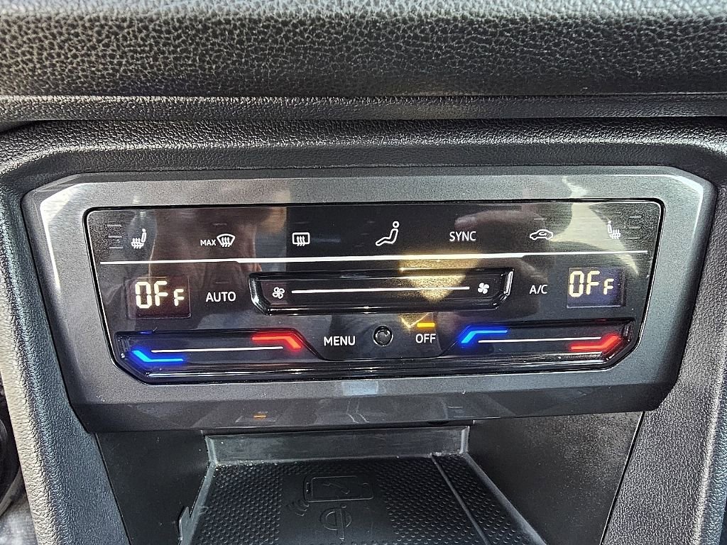 Used 2024 Volkswagen Tiguan SE R-Line image 31