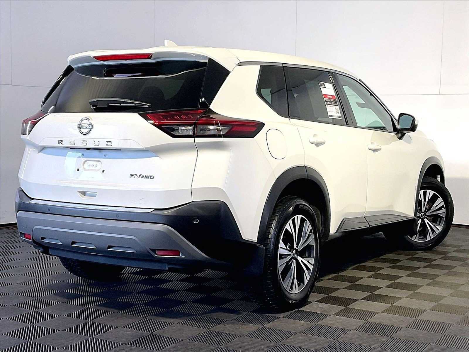 Used 2021 Nissan Rogue SV AWD/4WD image 7