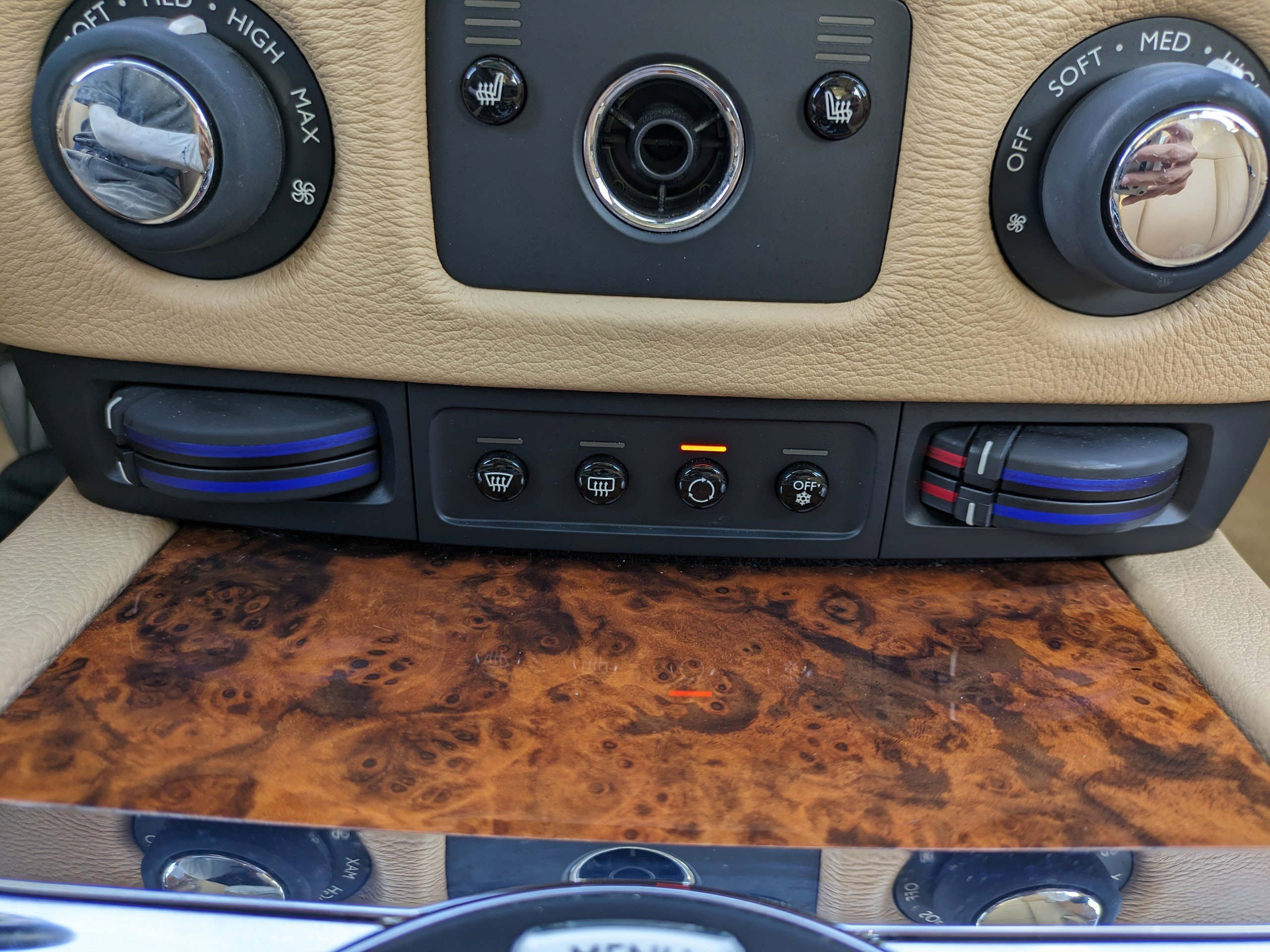 Used 2010 Rolls-Royce Ghost image 38