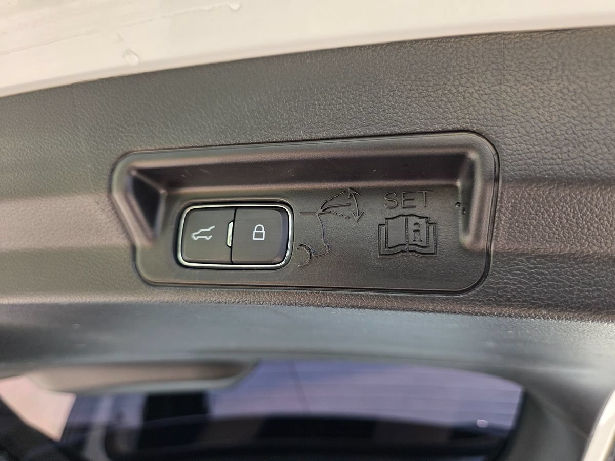 Used 2020 Ford Explorer XLT w/ Equipment Group 202A RWD image 19