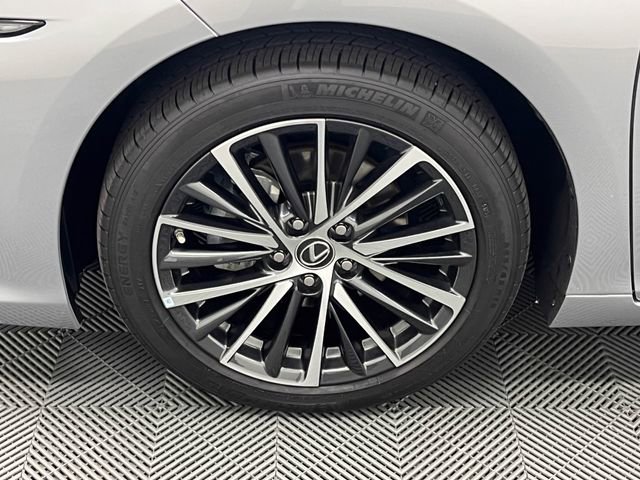 Used 2024 Lexus ES 300h w/ Premium Package image 23