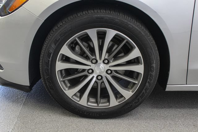 Used 2017 Buick LaCrosse Preferred FWD image 11