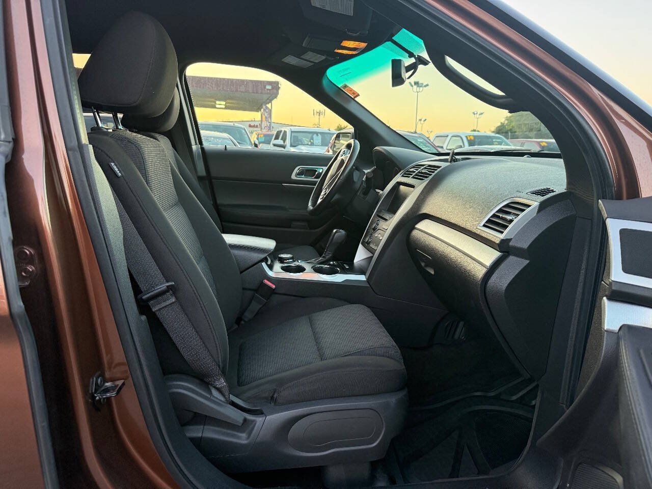 Used 2012 Ford Explorer XLT AWD/4WD image 16