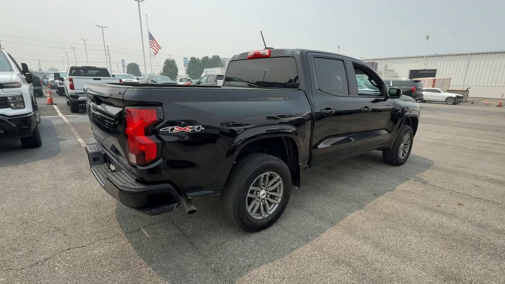 Used 2023 Chevrolet Colorado LT AWD/4WD image 8