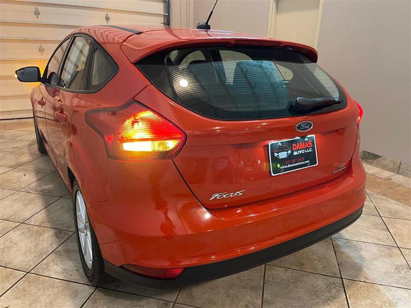 Used 2015 Ford Focus SE FWD image 38