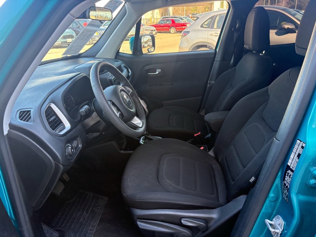 Used 2020 Jeep Renegade Latitude FWD image 10