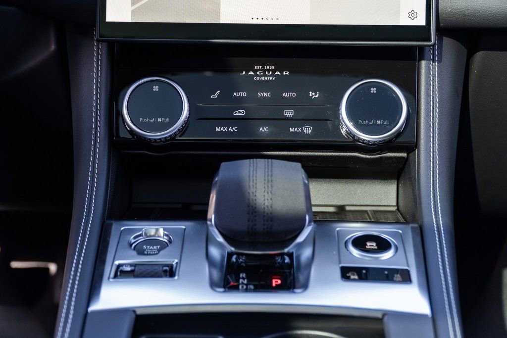 Used 2025 Jaguar F-PACE R-Dynamic S AWD/4WD image 17