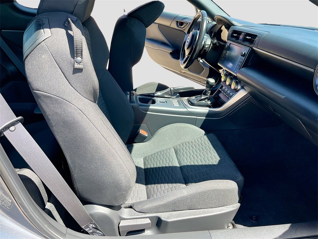 Used 2022 Toyota GR86 w/ ALL Weather Mat Package (TMS) image 22