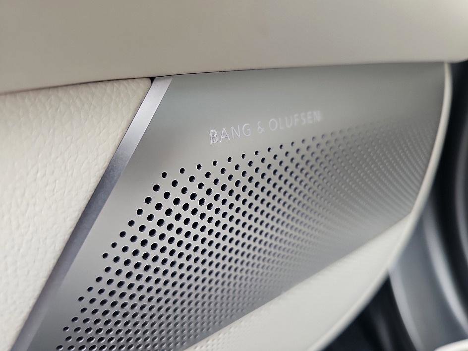 Used 2023 Genesis G90 3.5T image 14