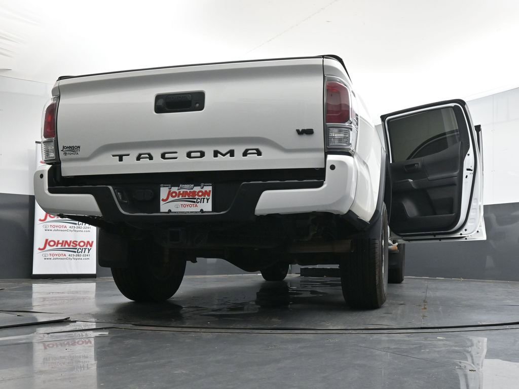 Used 2021 Toyota Tacoma TRD Off-Road w/ Technology Package AWD/4WD image 39