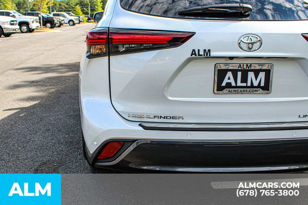 Used 2024 Toyota Highlander Limited image 13