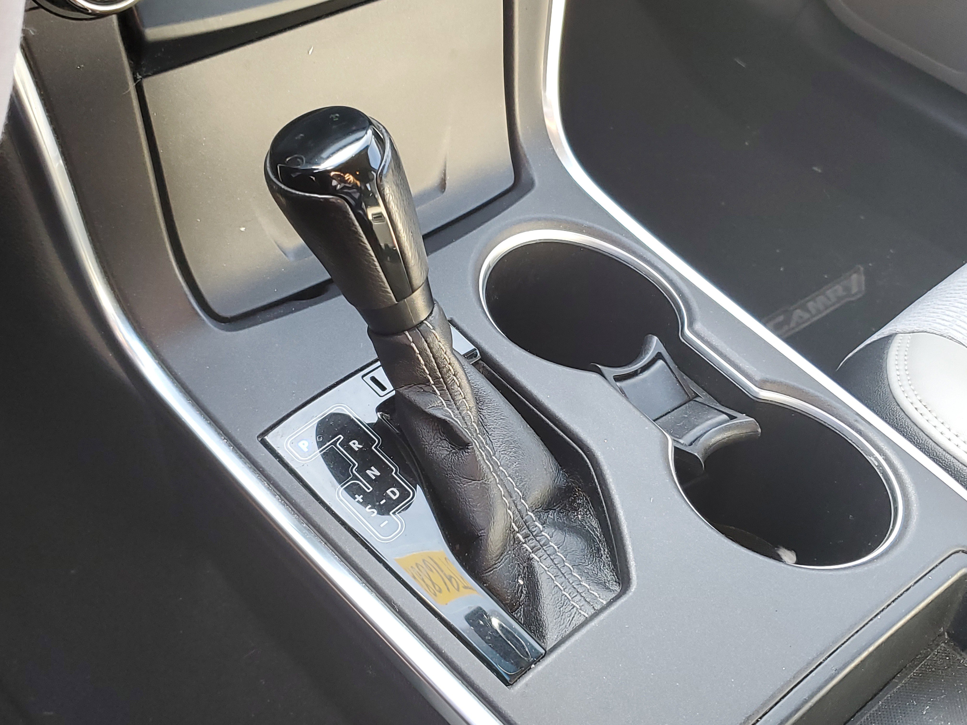 Used 2016 Toyota Camry SE image 21