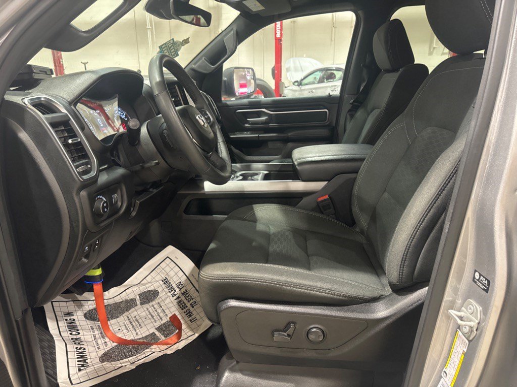 Used 2025 RAM 1500 Big Horn AWD/4WD image 38