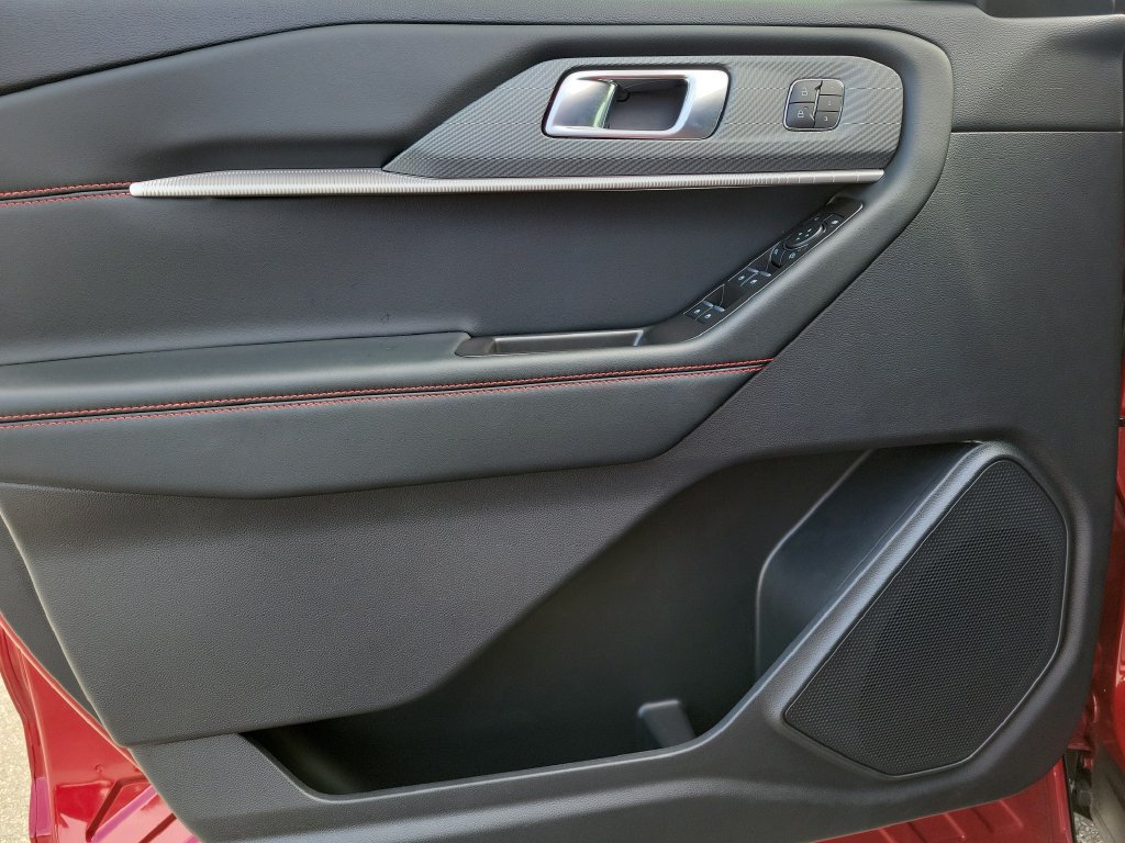 Used 2026 Ford Explorer ST RWD image 13