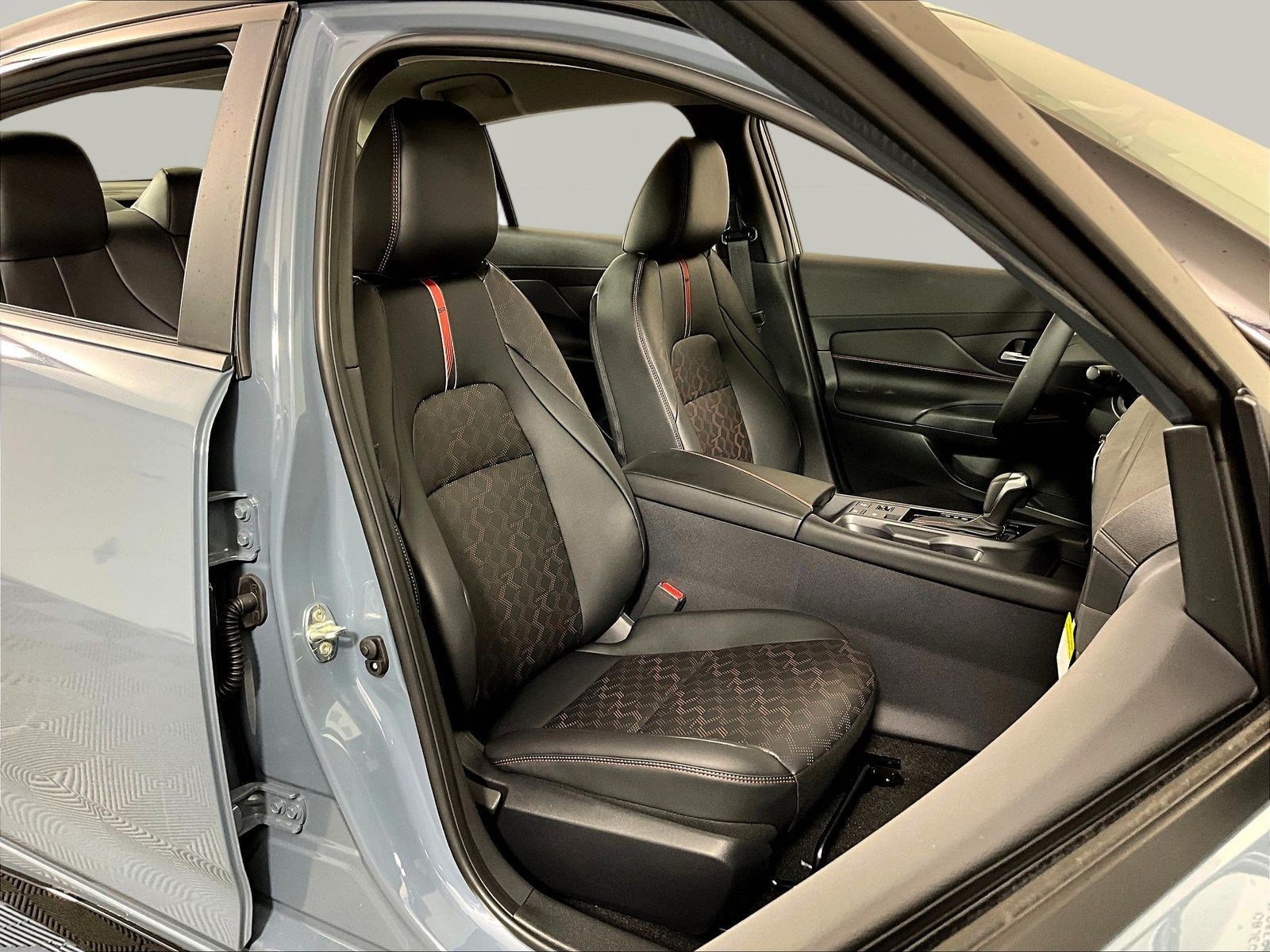 New 2027 Nissan Sentra SR w/ SR Premium Package FWD image 18