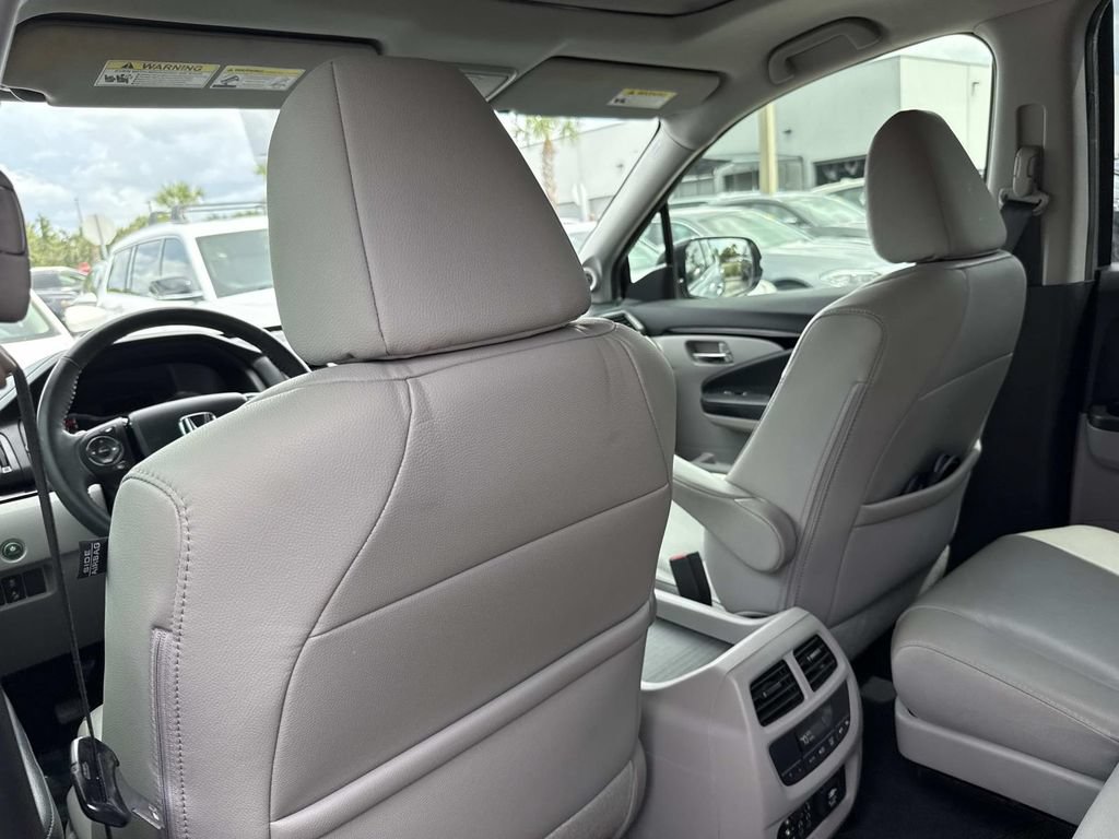 Used 2017 Honda Pilot Touring image 13