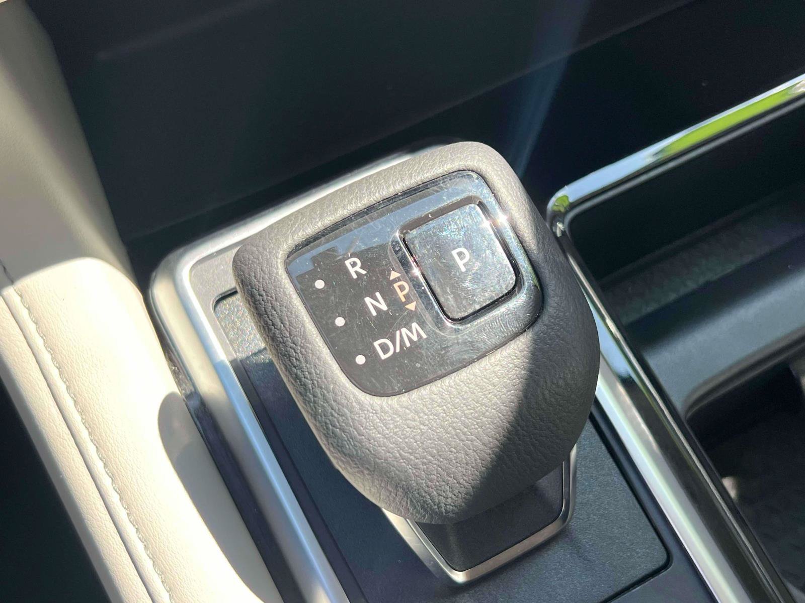 Used 2024 Nissan Pathfinder SL AWD/4WD image 12