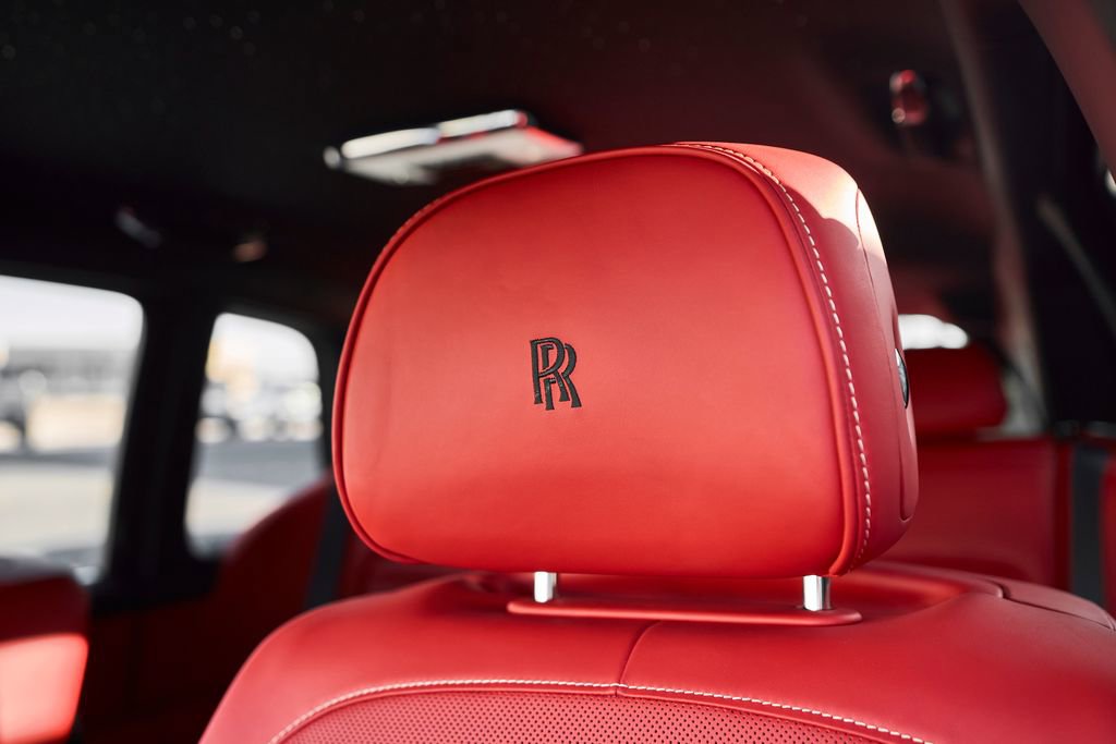 Used 2025 Rolls-Royce Cullinan Black Badge AWD/4WD image 48