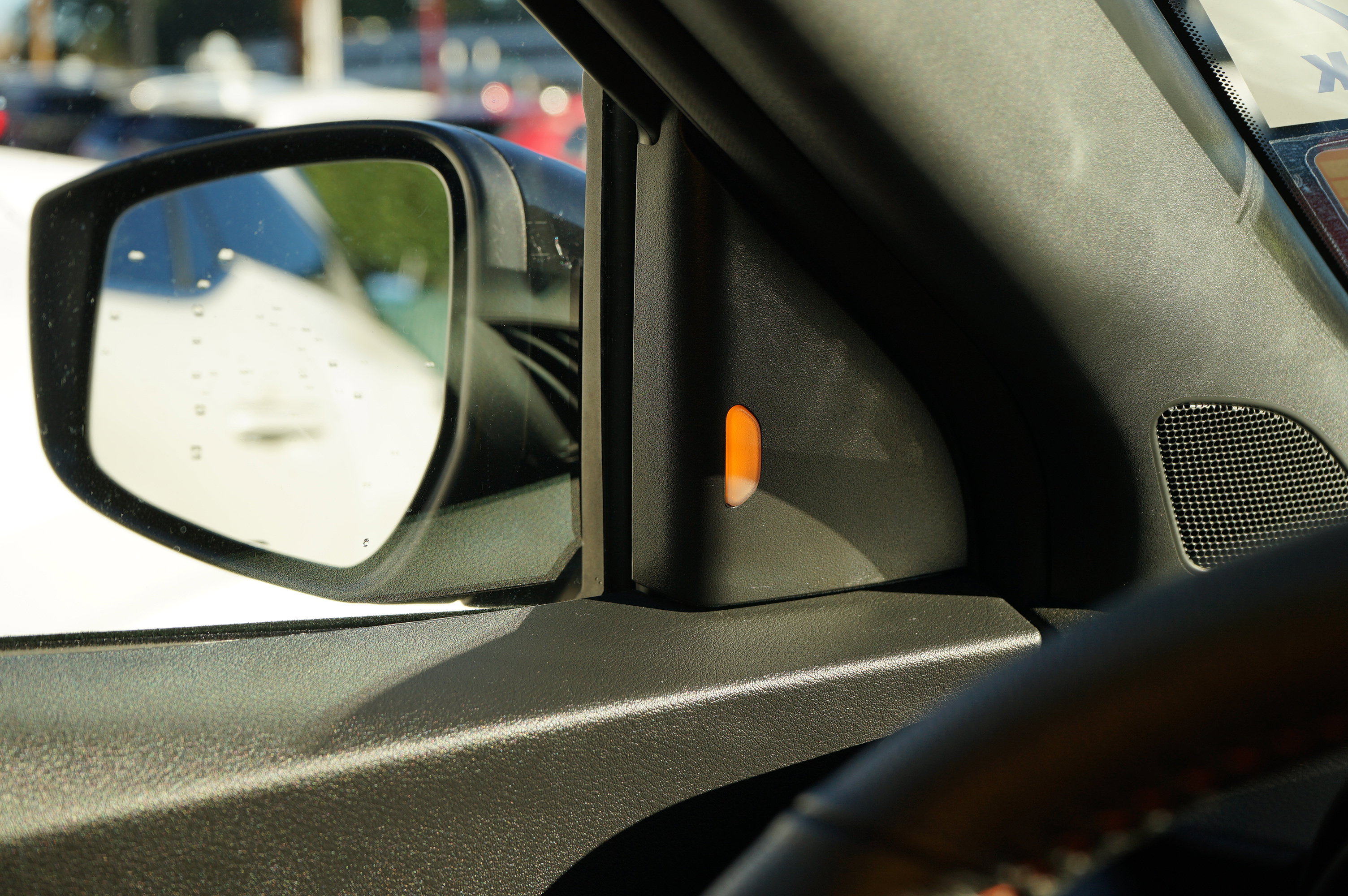 Used 2024 Nissan Kicks SR image 30