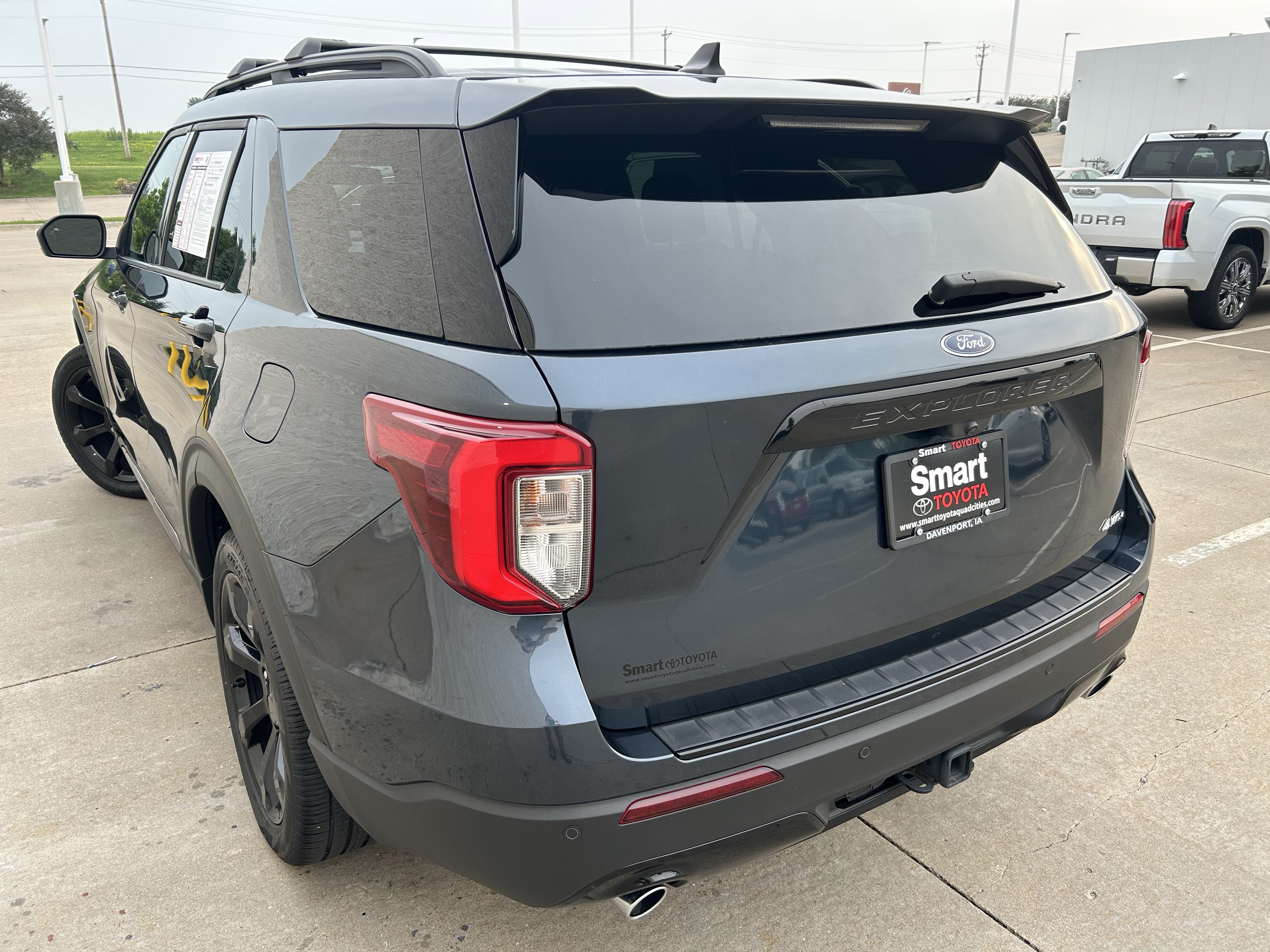 Used 2024 Ford Explorer ST-Line w/ Class IV Trailer Tow Package AWD/4WD image 4