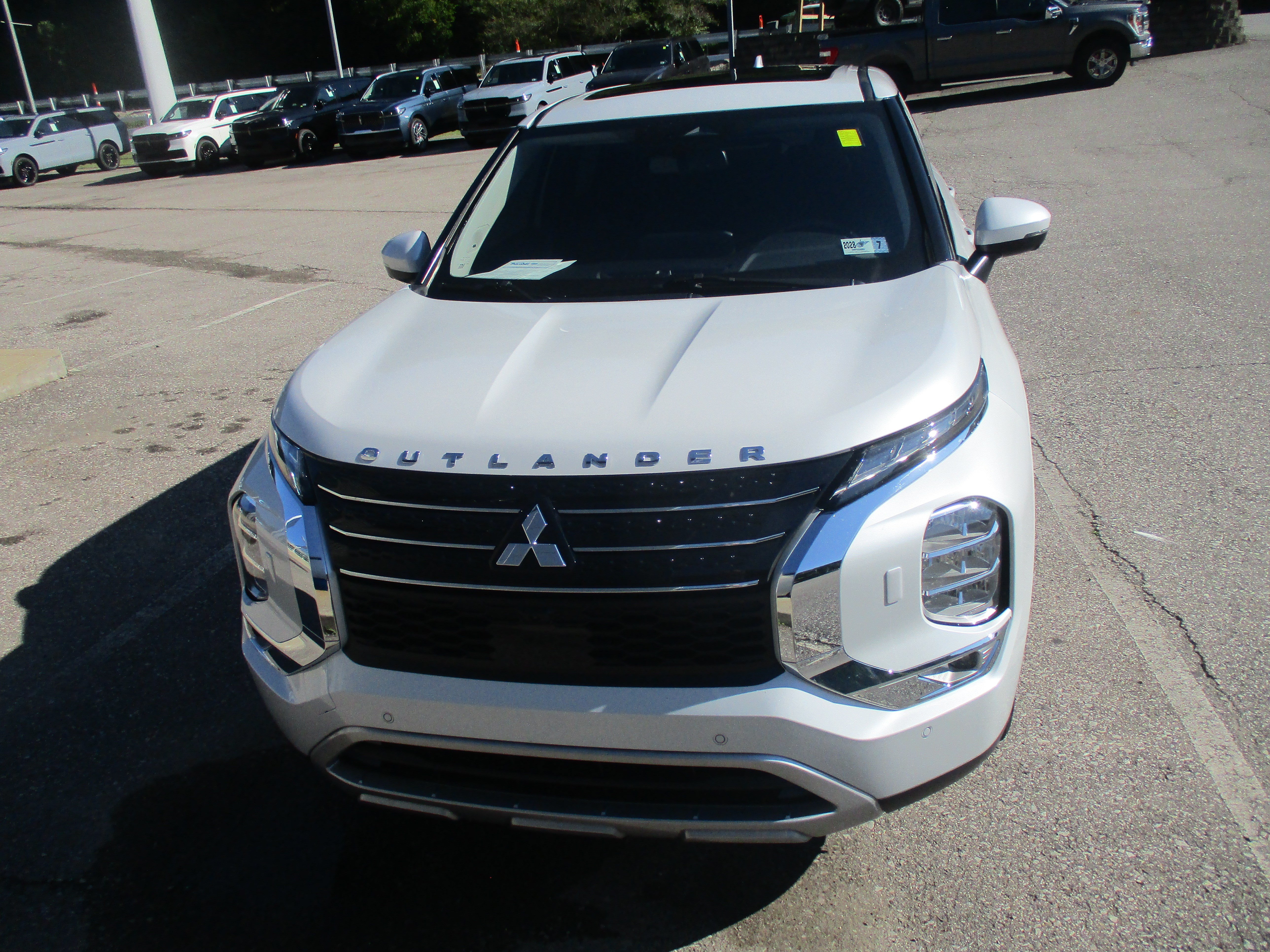 Used 2023 Mitsubishi Outlander SE AWD/4WD image 9