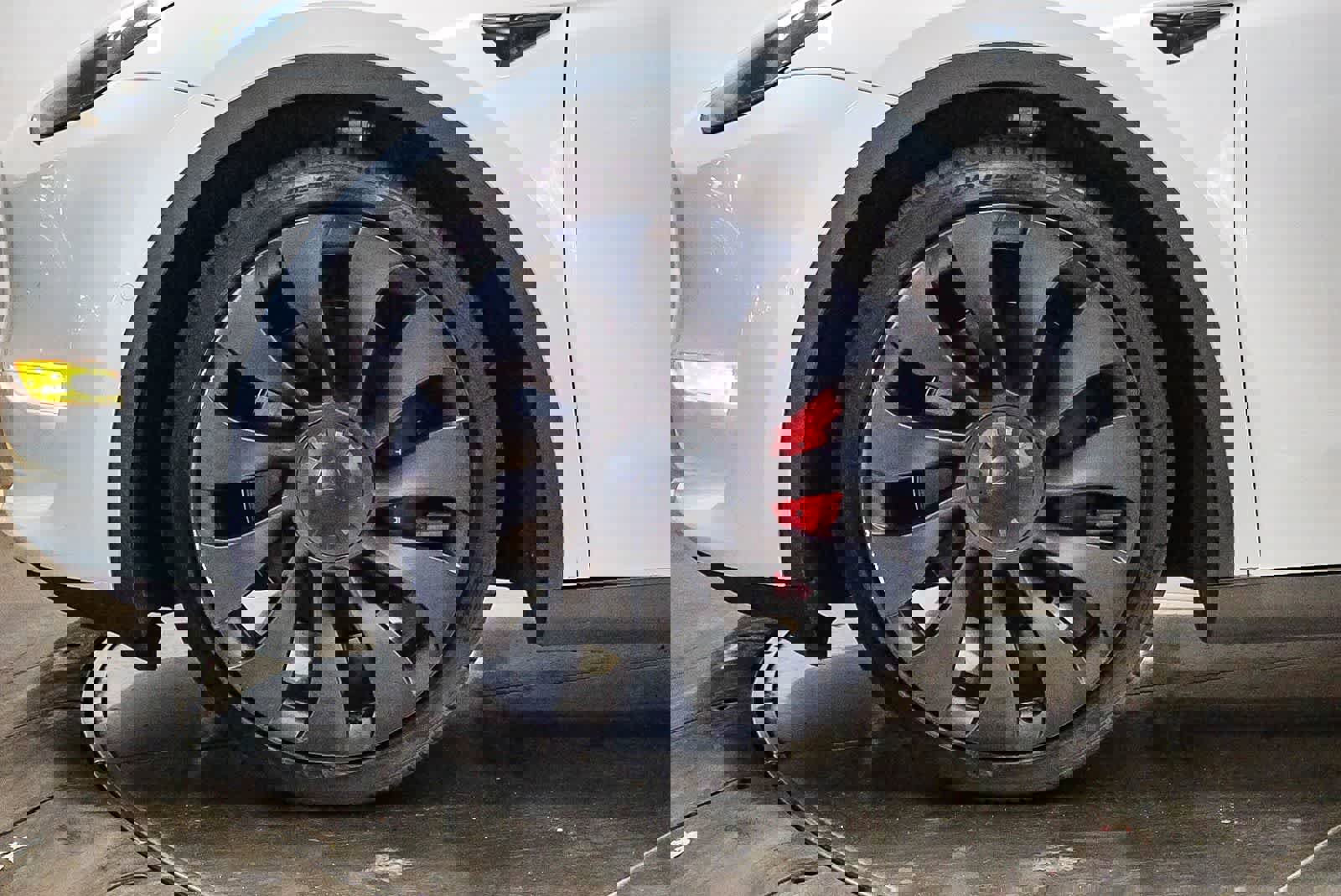 Used 2022 Tesla Model Y Performance image 9