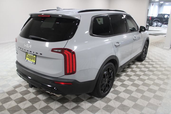 Used 2022 Kia Telluride SX w/ SX Prestige Package image 12