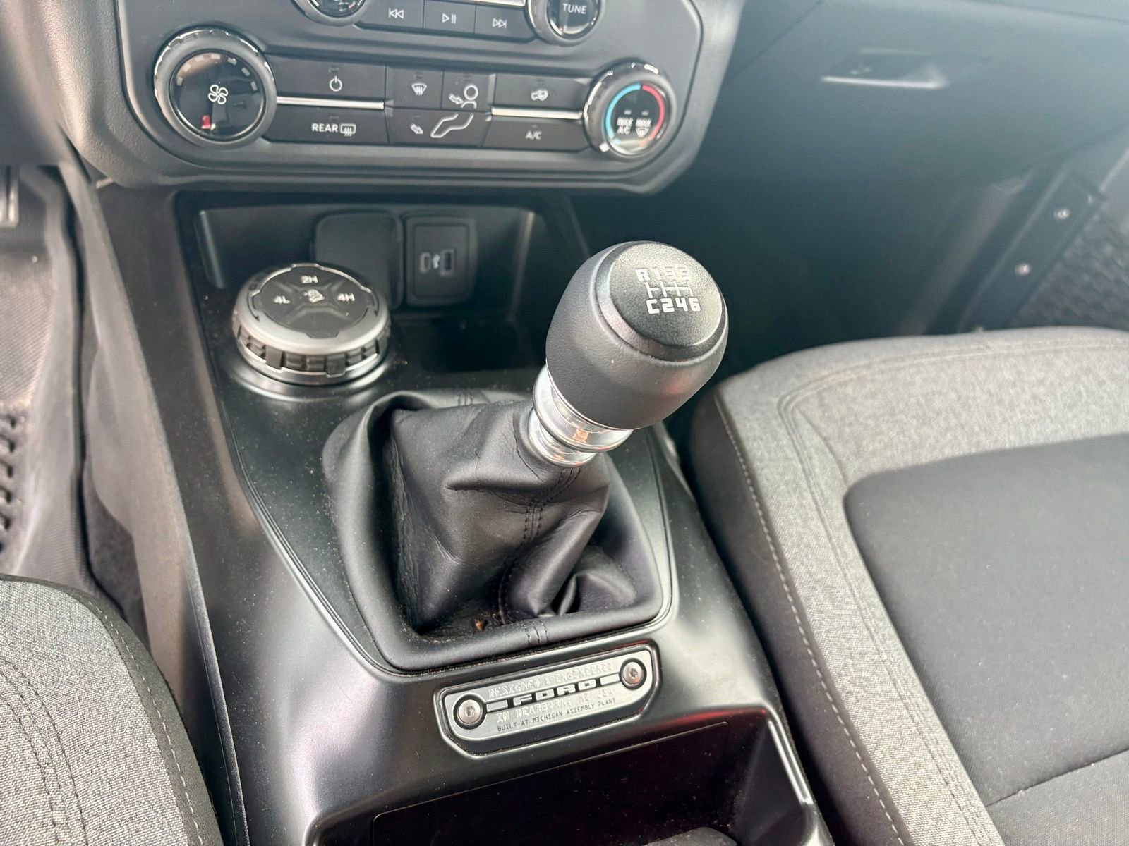 Used 2025 Ford Bronco 2-Door AWD/4WD image 17