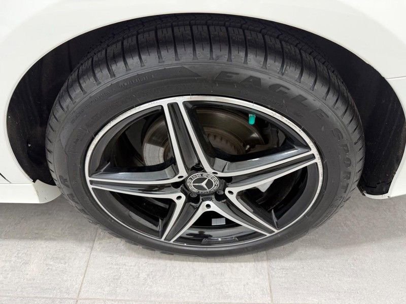 Used 2018 Mercedes-Benz E 300 4MATIC image 5