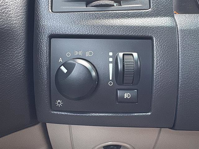 Used 2006 Chrysler 300 Touring RWD image 21