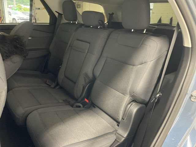Used 2025 Ford Explorer Active AWD/4WD image 23