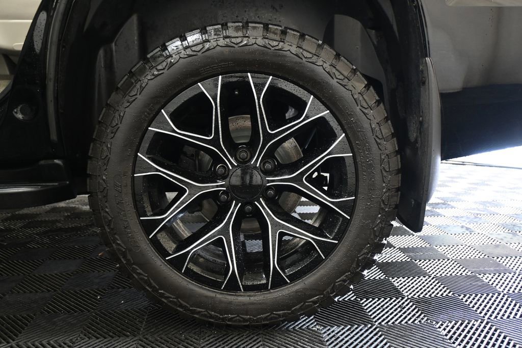 Used 2013 Chevrolet Tahoe LT w/ Luxury Package image 34