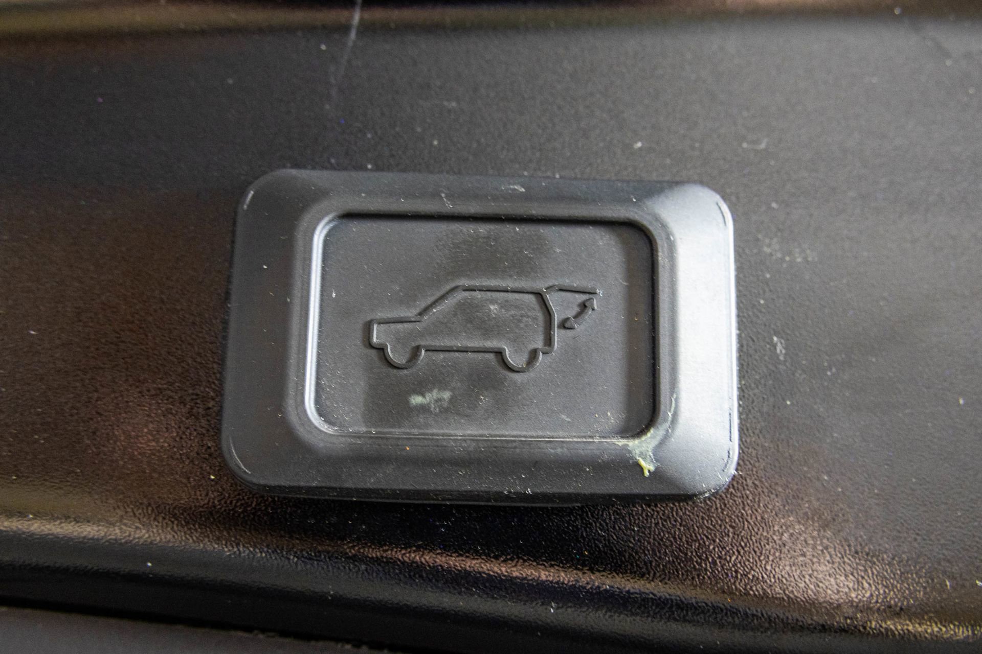 Used 2022 Toyota RAV4 XLE Premium image 40