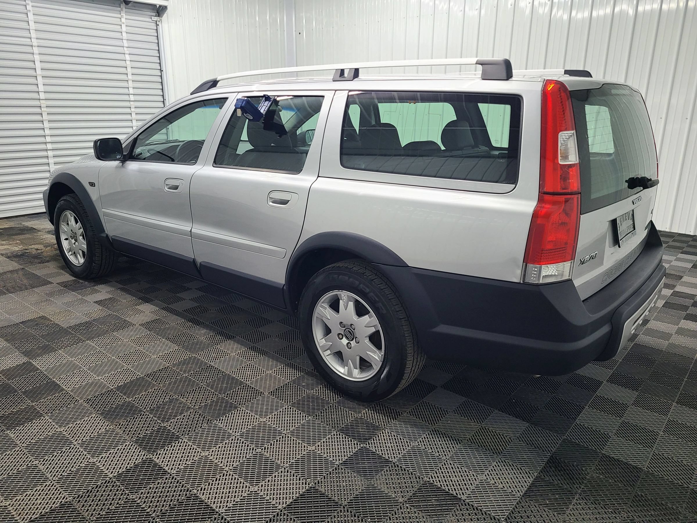Used 2006 Volvo XC70 Ocean Race Edition AWD/4WD image 9