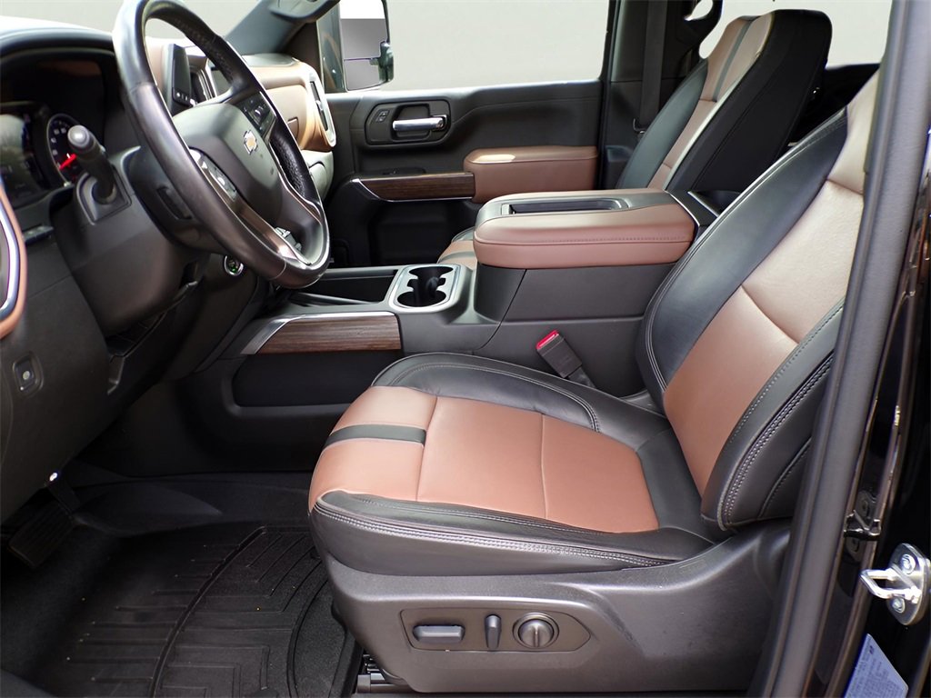 Used 2022 Chevrolet Silverado 3500 High Country w/ Technology Package image 11