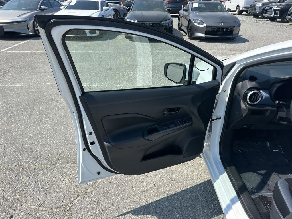 Used 2025 Nissan Versa SV image 22