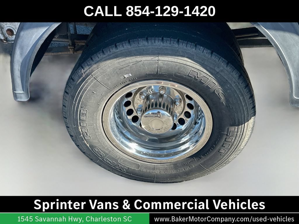 Used 2015 Freightliner Sprinter 3500 RWD image 29