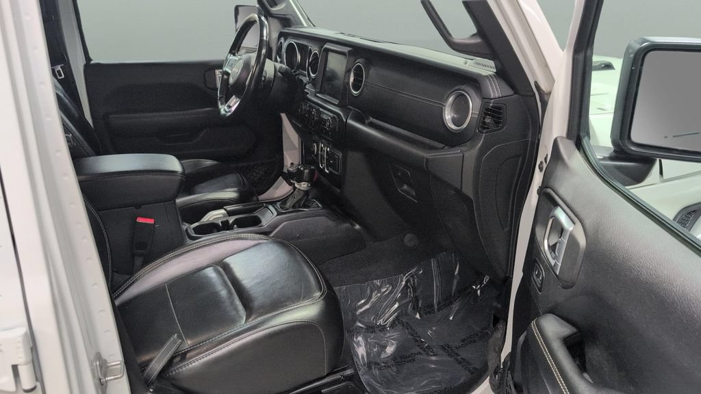 Used 2020 Jeep Wrangler Unlimited Sahara w/ Uconnect 4C Nav & Sound Group AWD/4WD image 23