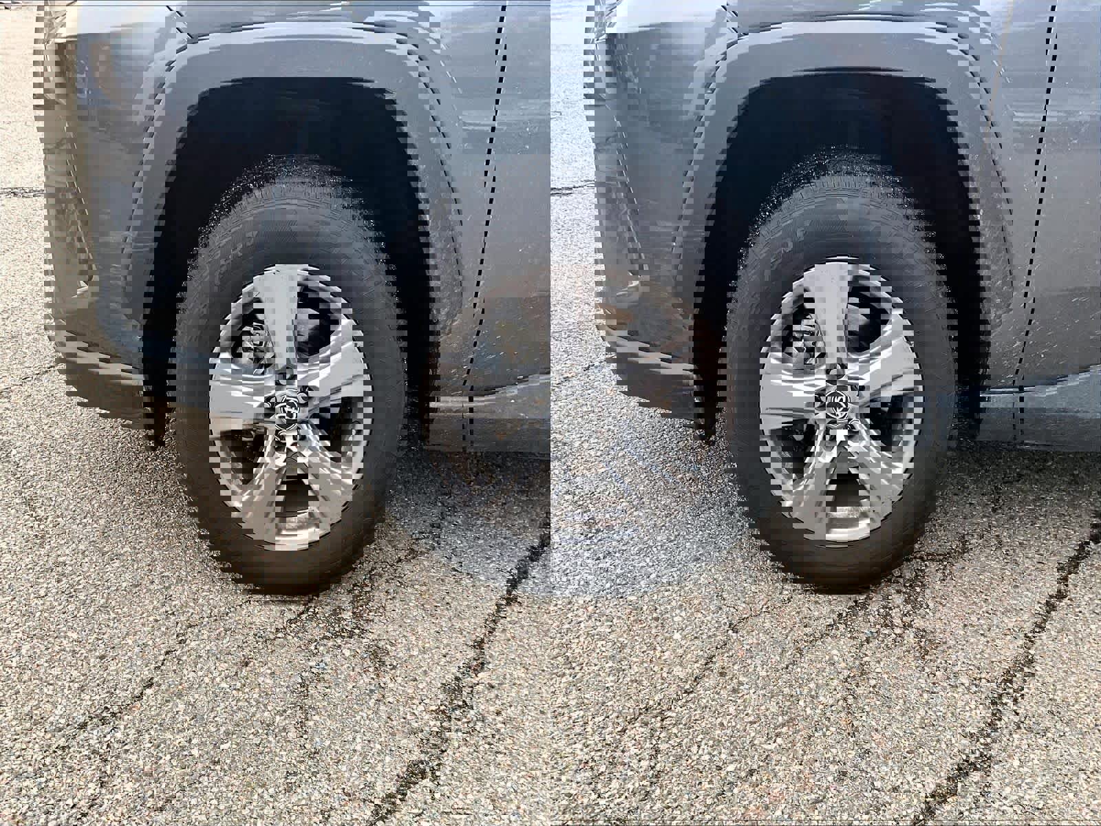 Used 2024 Toyota RAV4 XLE image 4