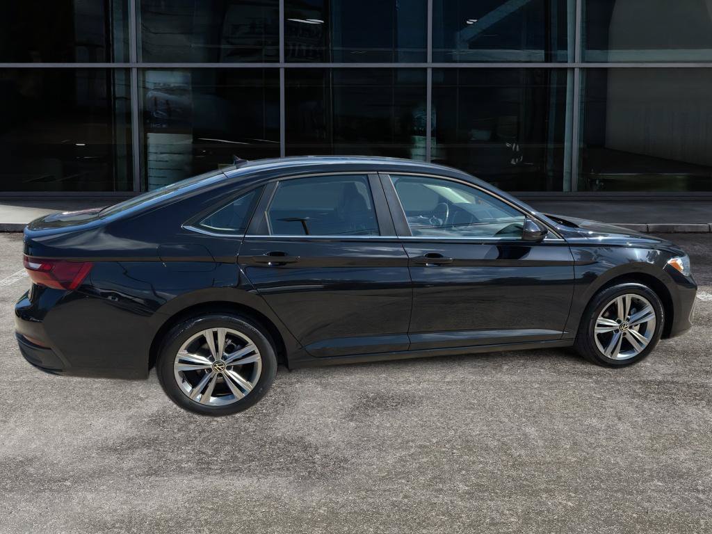 Used 2024 Volkswagen Jetta SE FWD image 8