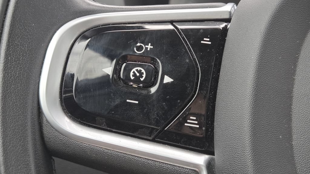 Used 2020 Volvo XC60 T5 Inscription AWD/4WD image 32