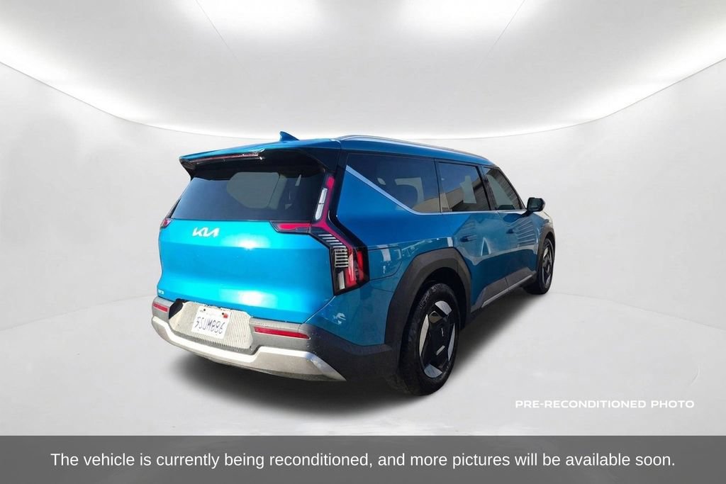 Used 2025 Kia EV9 Wind AWD/4WD image 6