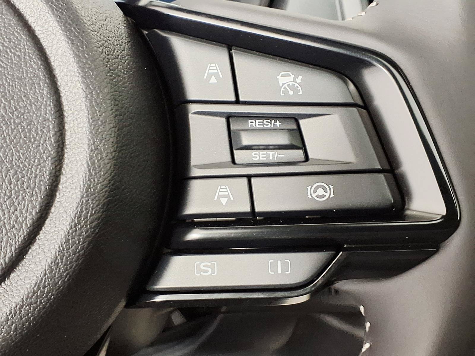 Used 2025 Subaru Forester Premium AWD/4WD image 17