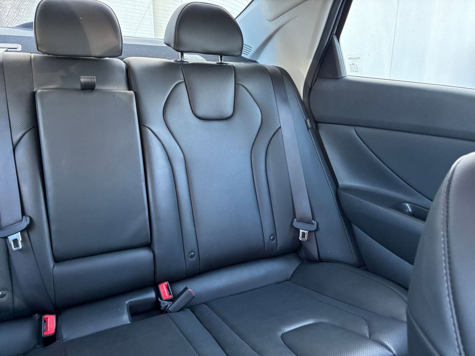 Used 2025 Hyundai Elantra Limited image 39