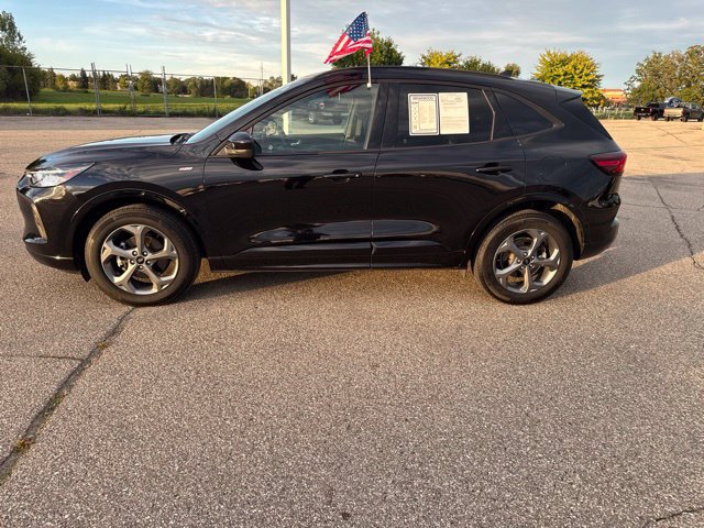 Certified 2023 Ford Escape ST-Line Select w/ Tech Pack #1 AWD/4WD image 3