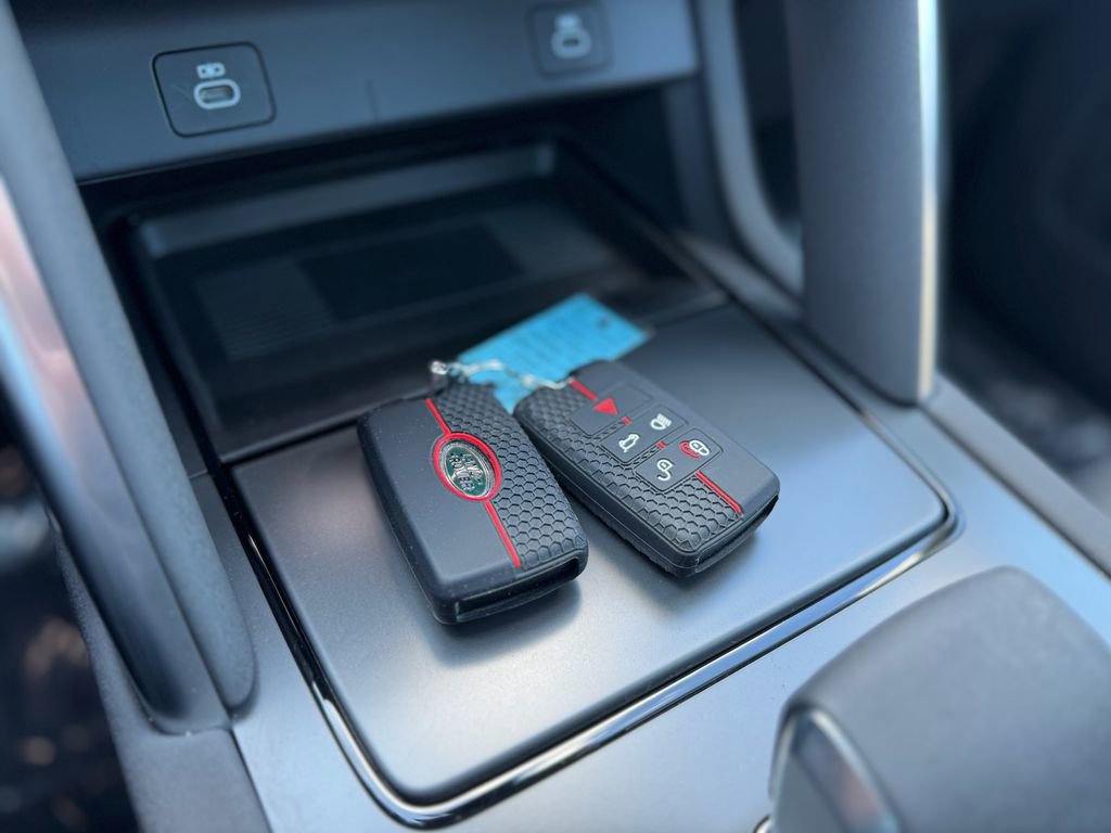 Used 2024 Land Rover Discovery Sport S image 19