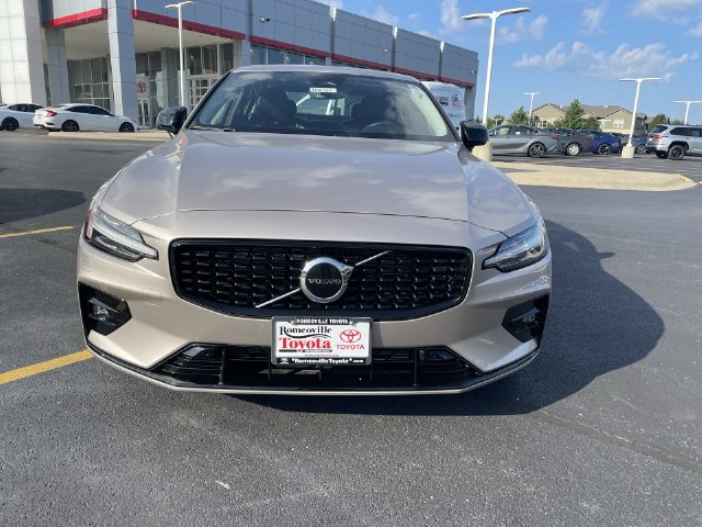 Used 2024 Volvo S60 B5 Core w/ Climate Package AWD/4WD image 11